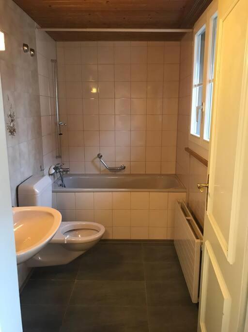 Simple Flat 72 M2 In The Centre Of Burgdorf With Private Parking Apartman Kültér fotó